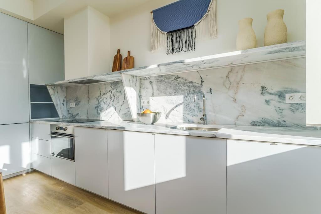 Modern & Bright - Faro Mercado Apt 22 المظهر الخارجي الصورة