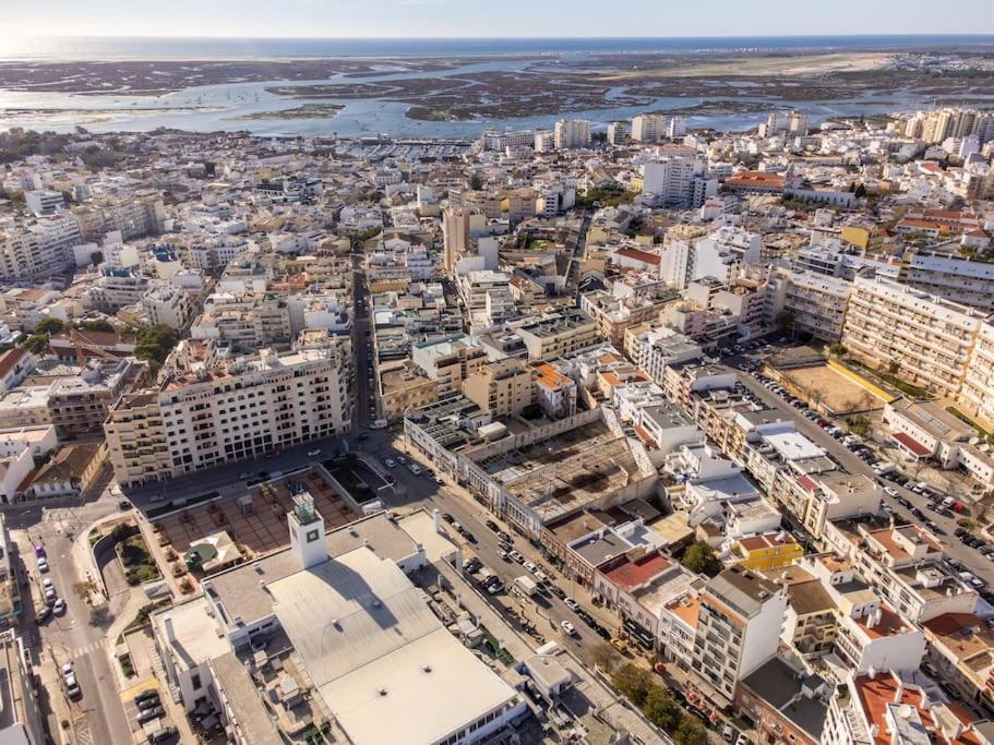 Modern & Bright - Faro Mercado Apt 22 المظهر الخارجي الصورة