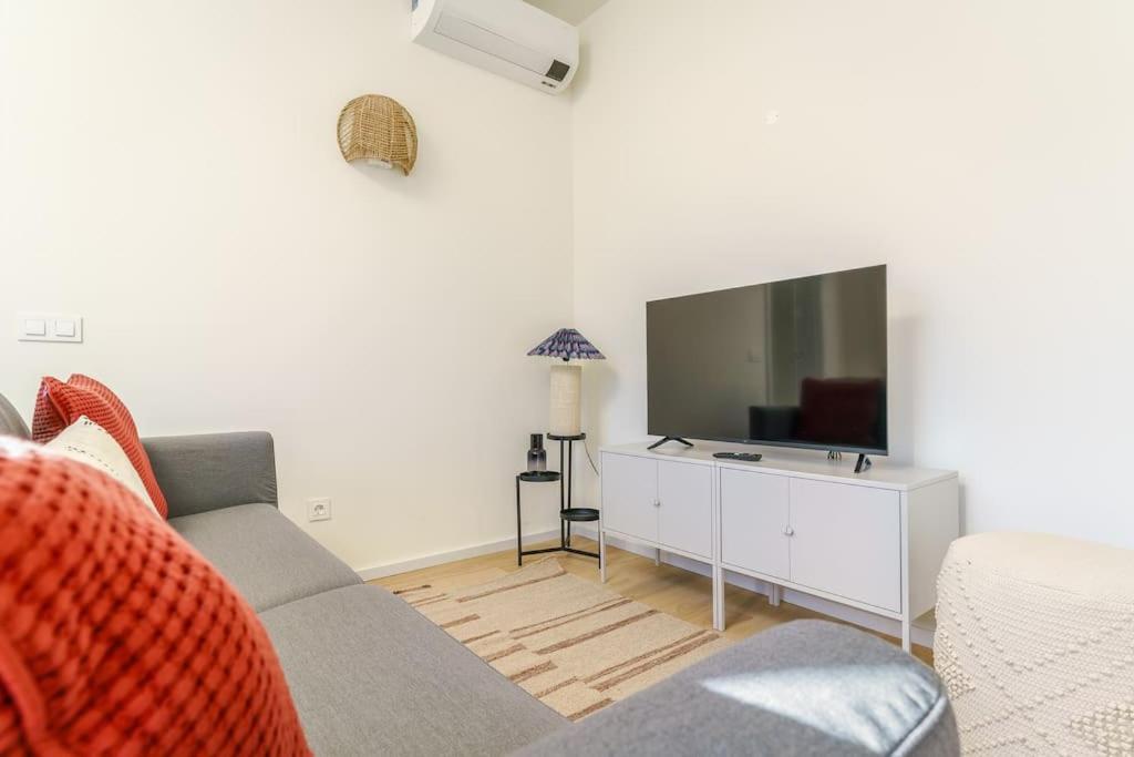 Modern & Bright - Faro Mercado Apt 22 المظهر الخارجي الصورة
